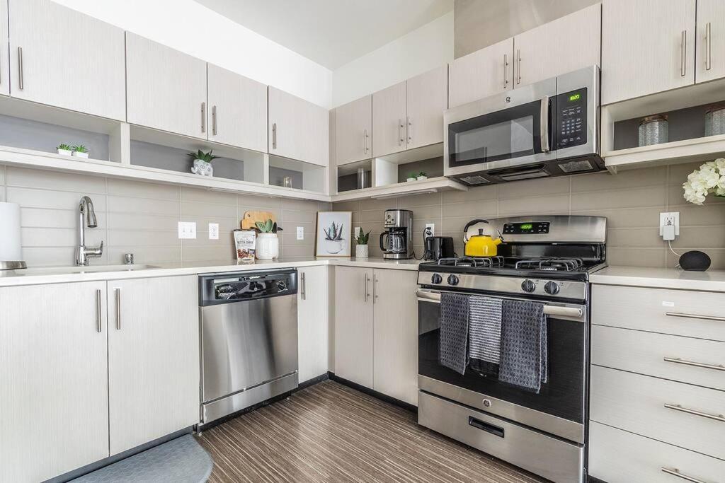 One Bedroom Luxury Apartment Seattle Eksteriør bilde