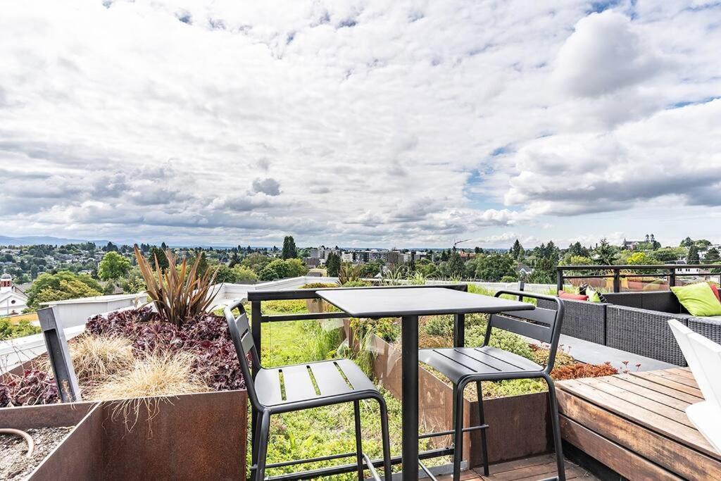 One Bedroom Luxury Apartment Seattle Eksteriør bilde