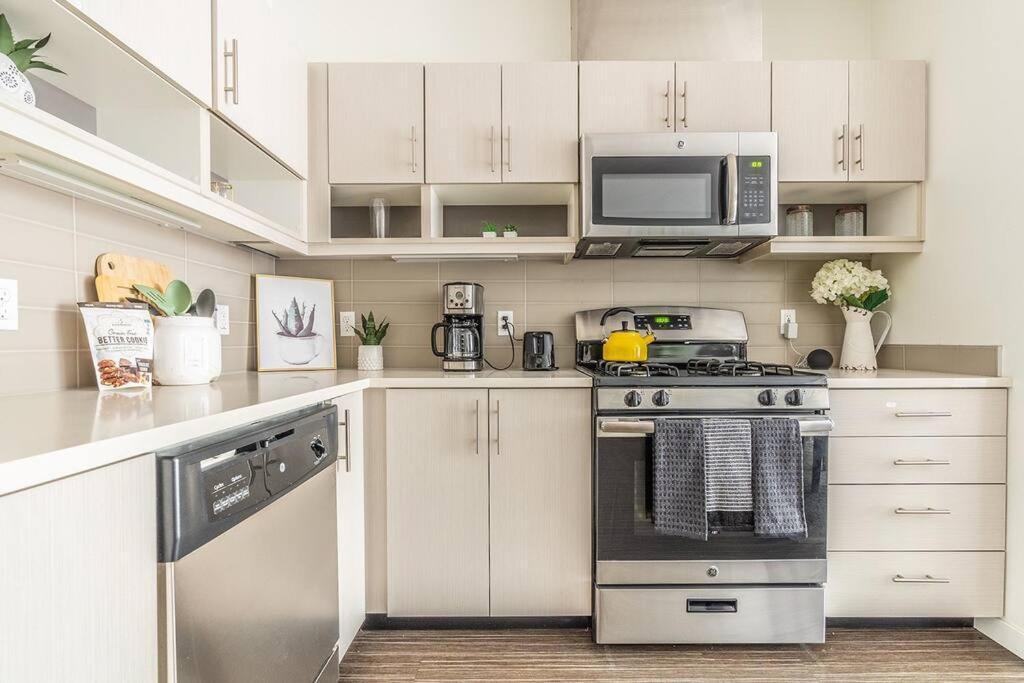 One Bedroom Luxury Apartment Seattle Eksteriør bilde