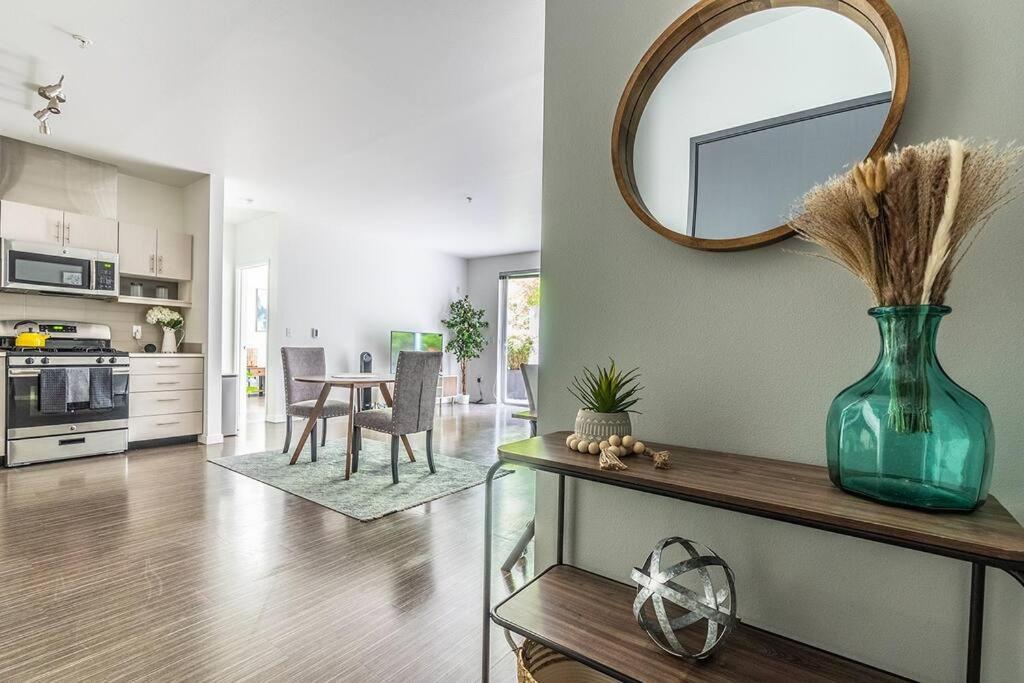 One Bedroom Luxury Apartment Seattle Eksteriør bilde